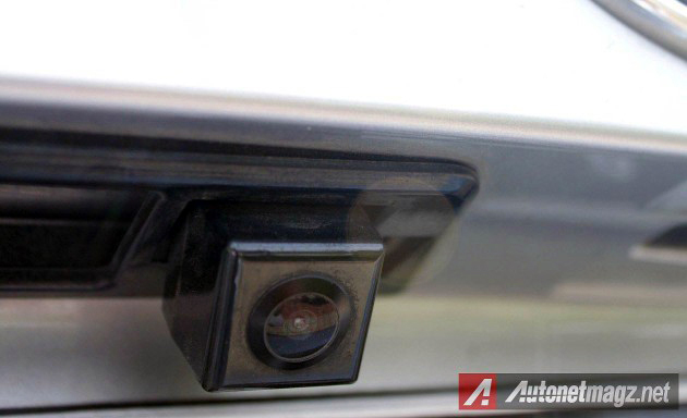 Berita, Subaru-XV-Rear-Camera-Parking-630×384: Review Subaru XV 2014 and Test Drive by AutonetMagz