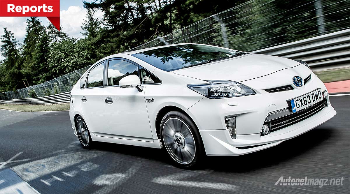 Toyota Prius Plug-in Hybrid TRD ngebut di sirkuit Nurburgring