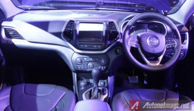 Jeep Cherokee Terbaru Diluncurkan di Indonesia Jeep Cherokee Terbaru Diluncurkan di Indonesia
