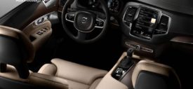 Volvo-XC90-2015-Steering-Wheel