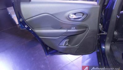 Jeep Cherokee Terbaru Diluncurkan di Indonesia Jeep Cherokee Terbaru Diluncurkan di Indonesia