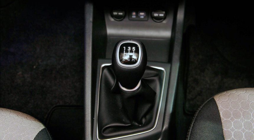 Remaja Pencuri Mobil Gagal Beraksi Karena Mobil Curiannya Bertransmisi Manual Remaja Pencuri Mobil Gagal Beraksi Karena Mobil Curiannya Bertransmisi Manual