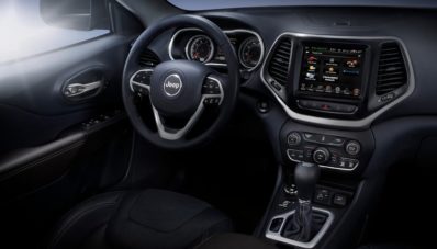 Jeep Cherokee 2014 Diluncurkan Besok! Jeep Cherokee 2014 Diluncurkan Besok!