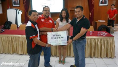 Toyota Indonesia bersama Velozity Berikan Edukasi Safety Driving kepada Siswa SMU Toyota Indonesia bersama Velozity Berikan Edukasi Safety Driving kepada Siswa SMU