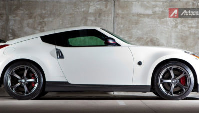 Nissan Fairlady Z Baru Dipersenjatai Mesin dari Mercedes-Benz Nissan Fairlady Z Baru Dipersenjatai Mesin dari Mercedes-Benz