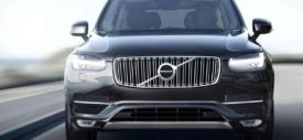 Volvo-XC90-Auto-Parking-Control