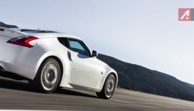 Nissan Fairlady Z Baru Dipersenjatai Mesin dari Mercedes-Benz Nissan Fairlady Z Baru Dipersenjatai Mesin dari Mercedes-Benz