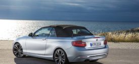 BMW-2-Series-Convertible-Folding-Seat