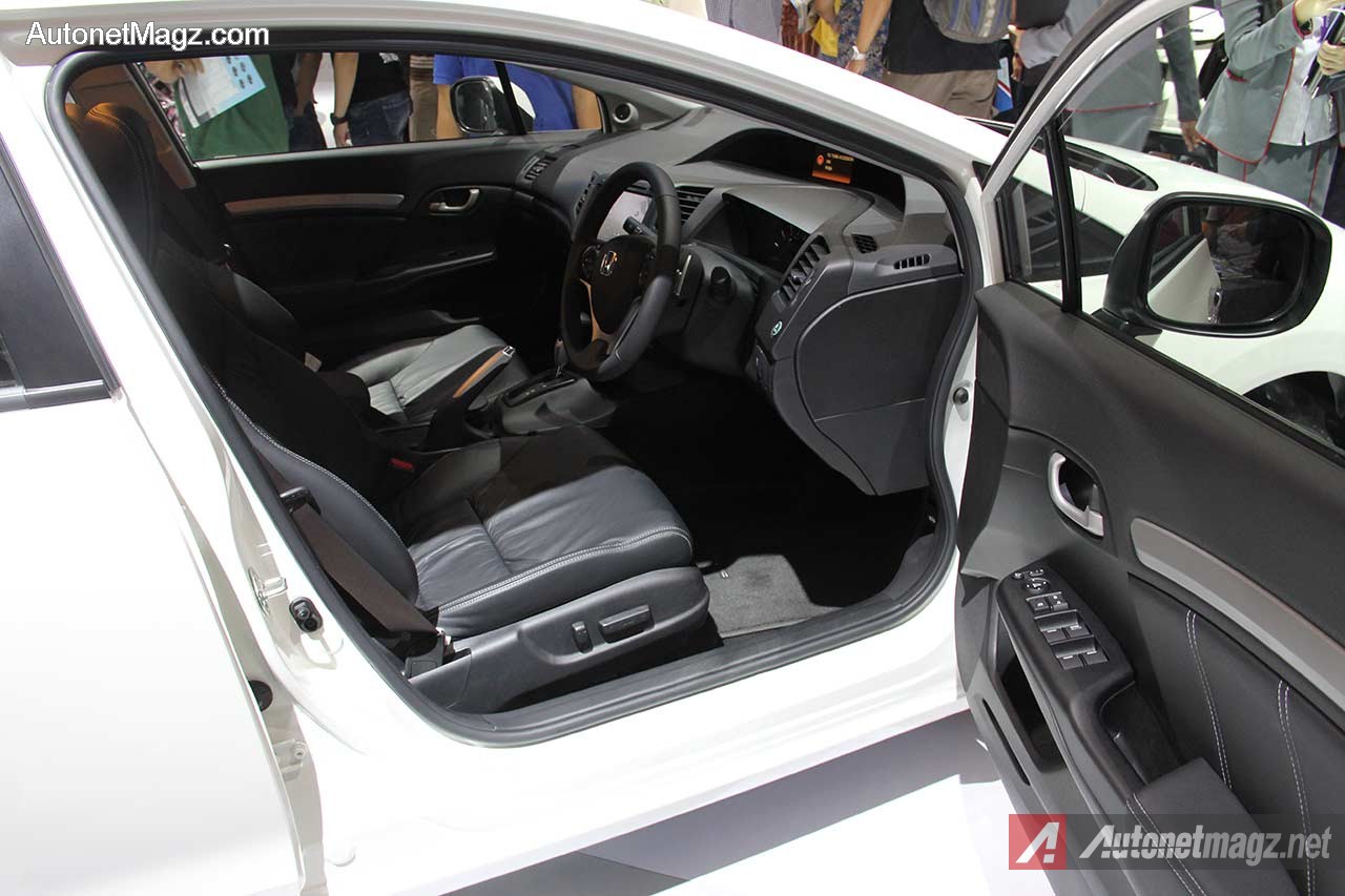 Honda, Black-Interior-Honda-Civic-Facelift-2014: Honda Civic Facelift 2014 Diluncurkan di IIMS 2014