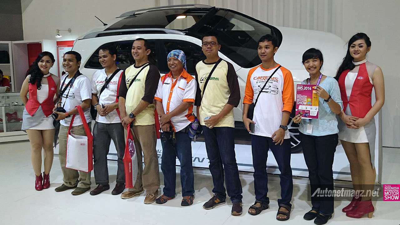 IIMS 2014, CCI Carens Club Indonesia di stand KIA IIMS 2014: KIA Jadikan IIMS Ajang Berkumpulnya Komunitas Pengguna Mobil KIA
