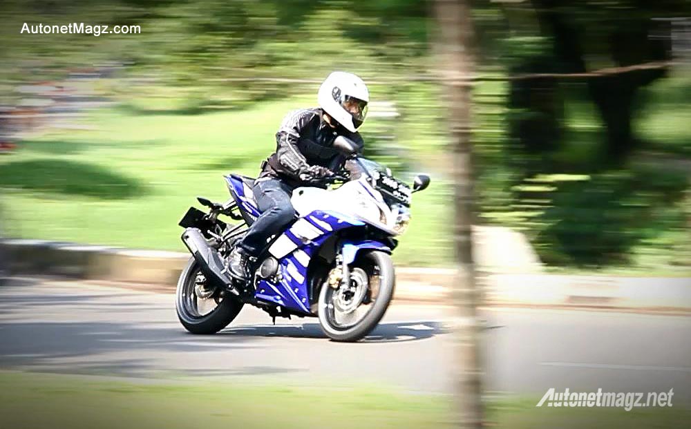 Review, Cornering Yamaha YZF R15 Indonesia: Test Ride Yamaha R15 Indonesia by AutonetMagz [with Video]