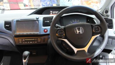 Honda Civic Facelift 2014 Diluncurkan di IIMS 2014