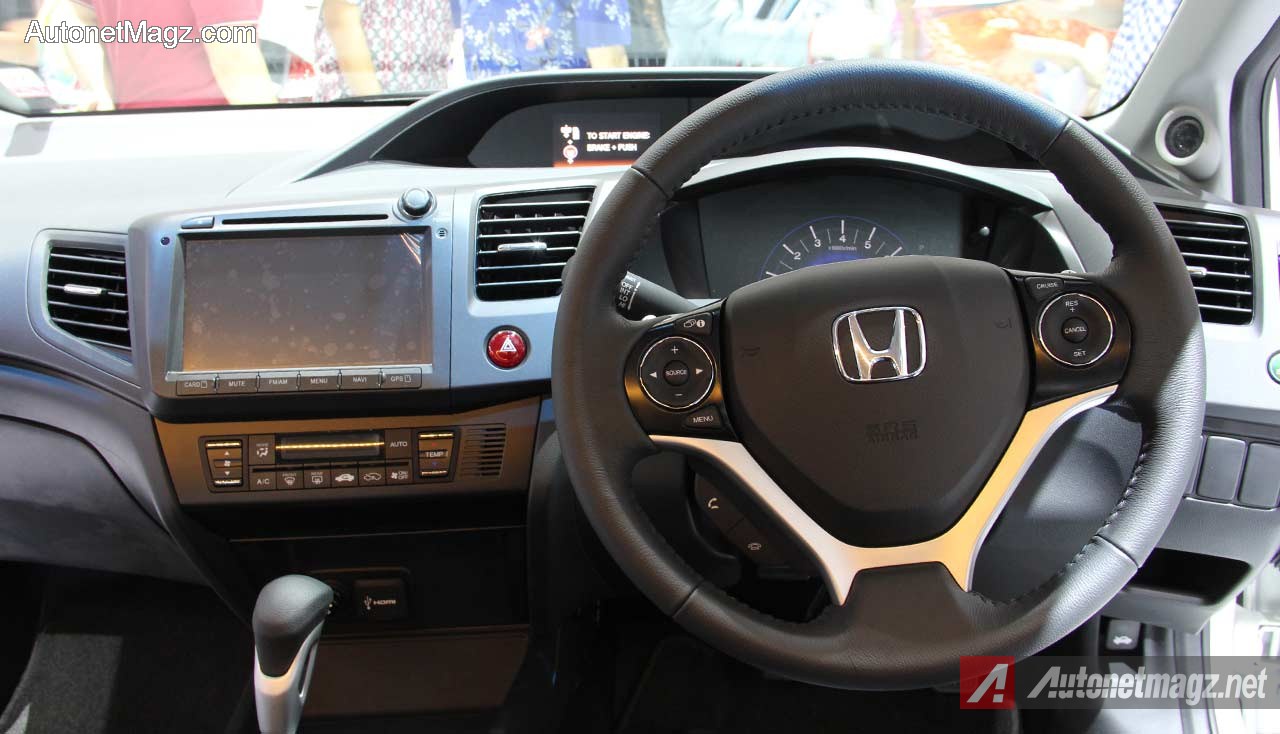 Honda, Honda-Civic-Facelift-2014-Black-Dashboard: Honda Civic Facelift 2014 Diluncurkan di IIMS 2014