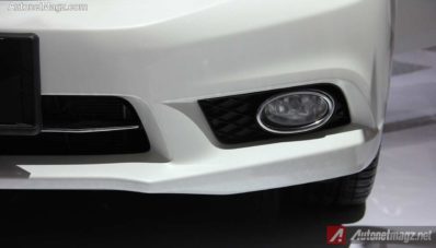 Honda Civic Facelift 2014 Diluncurkan di IIMS 2014