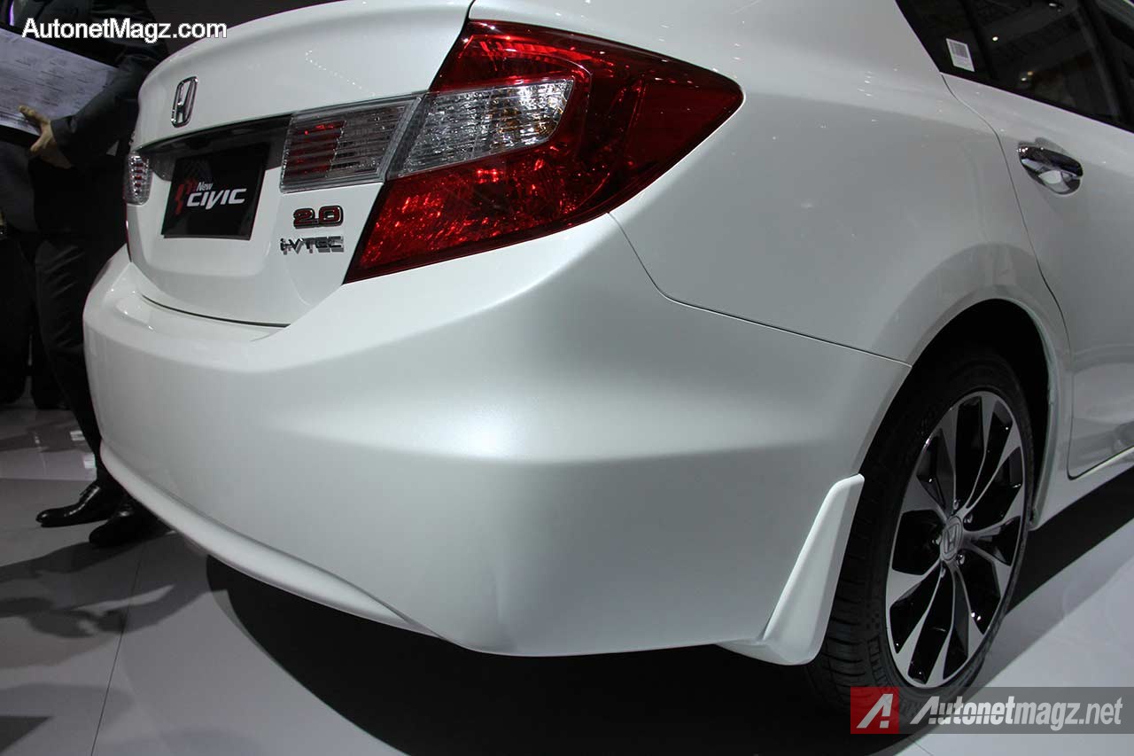 Honda, Honda-Civic-Facelift-2014-Rear-Image: Honda Civic Facelift 2014 Diluncurkan di IIMS 2014
