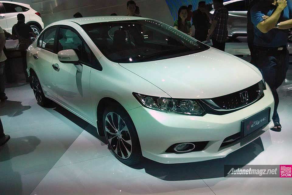 IIMS 2014, Honda Civic facelift 2014 Indonesia di IIMS 2014: Daftar Mobil Baru Yang Bisa Anda Beli di IIMS 2014 [with Video]