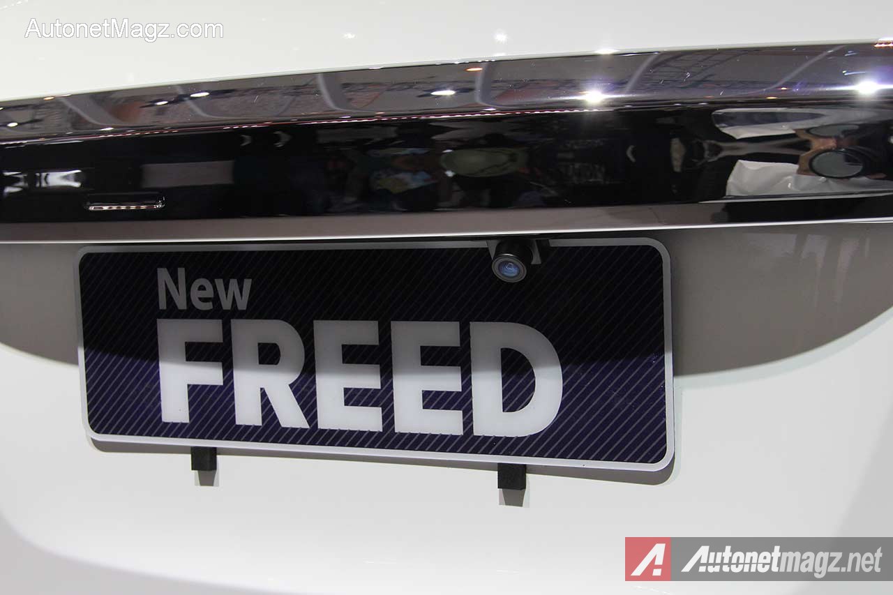 Honda, Honda-Freed-Facelift-2014-Kamera-Mundur: Honda Freed Facelift 2014 Akan Menjadi Penentu Nasib
