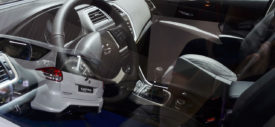 SPG pameran IIMS bersama Suzuki SX4 baru tahun 2014