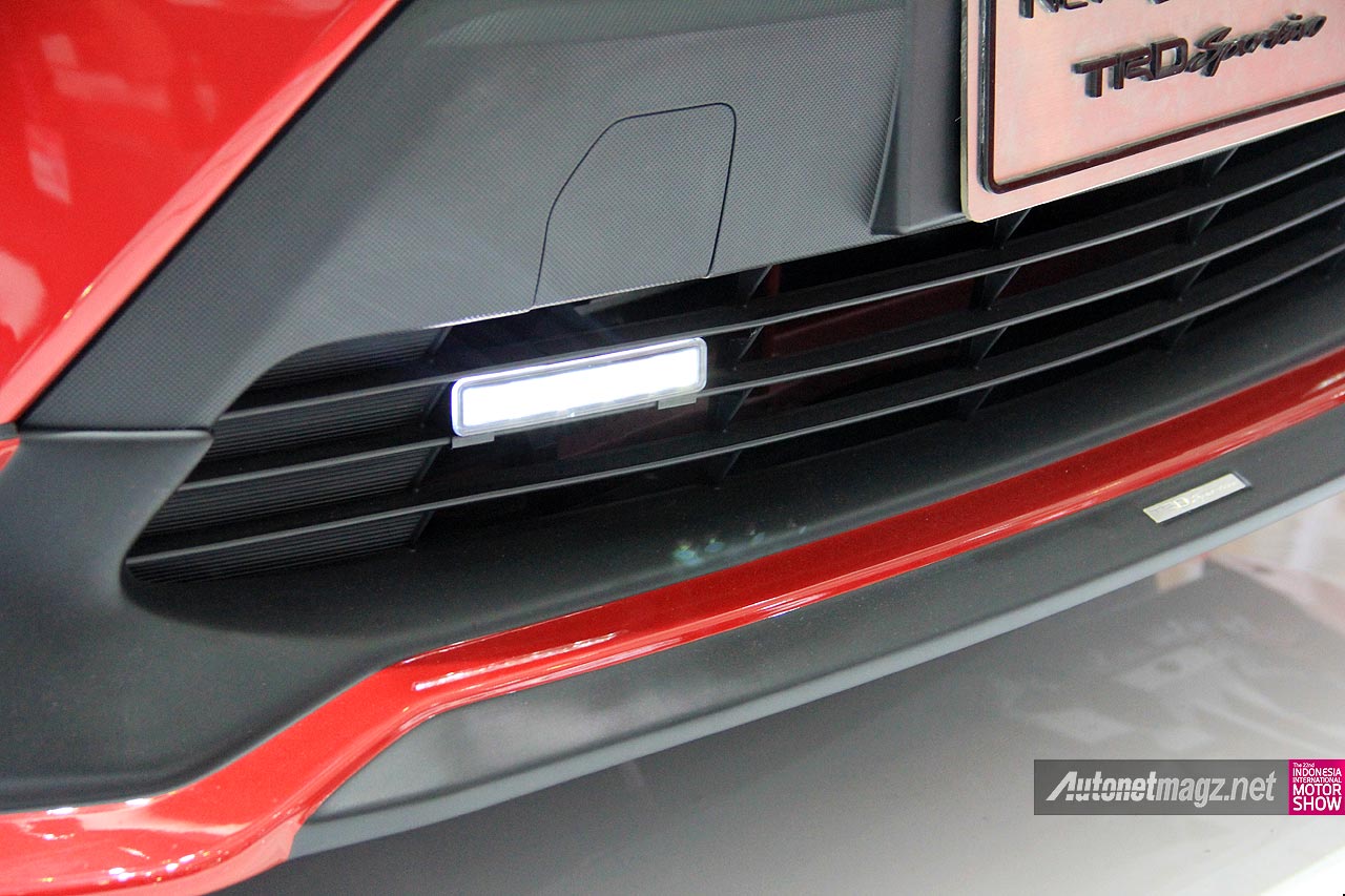 IIMS 2014, Lampu LED DRL Toyota Vios TRD Sportivo: Toyota Vios TRD Sportivo Hadir di IIMS 2014 [Galeri Foto]