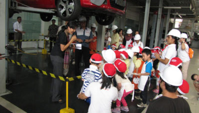 KIA Mengajak Anak-Anak Mengenal Dunia Otomotif