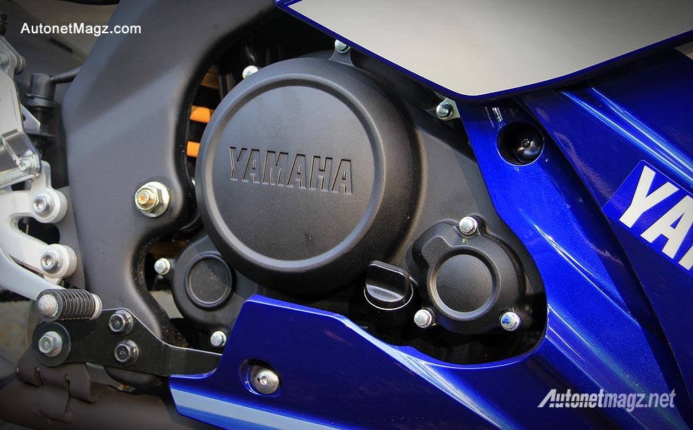 Review, Mesin Yamaha YZF – R15 Indonesia: Test Ride Yamaha R15 Indonesia by AutonetMagz [with Video]