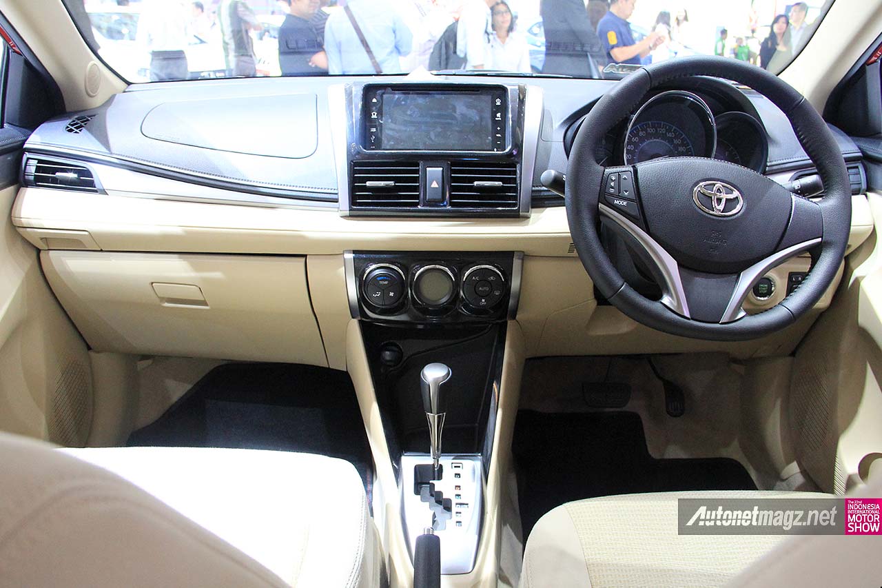 IIMS 2014, Perbedaan interior Toyota Vios TRD Sportivo: Toyota Vios TRD Sportivo Hadir di IIMS 2014 [Galeri Foto]
