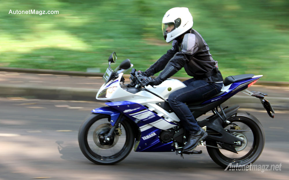 Review, Posisi berkendara Yamaha R15: Test Ride Yamaha R15 Indonesia by AutonetMagz [with Video]