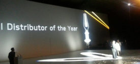 Penghargaan-Regional-Distributor-of-The-year-KIA-Indonesia