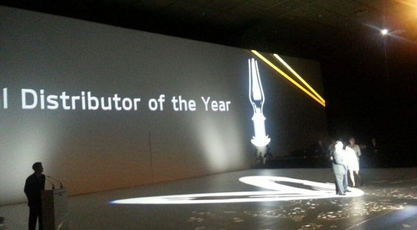 KIA Indonesia Kembali Sabet Penghargaan Regional Distrubutor of The Year KIA Indonesia Kembali Sabet Penghargaan Regional Distrubutor of The Year