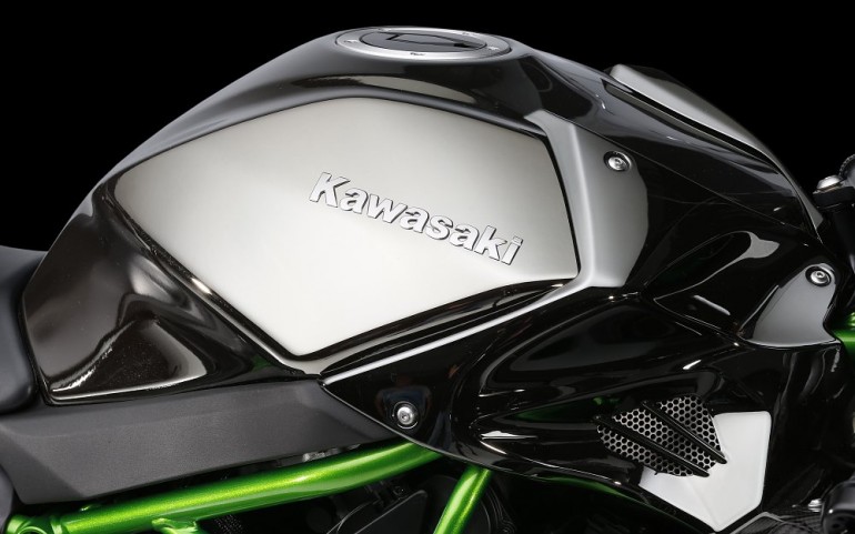 International, Kawasaki Ninja H2 Indonesia Spesifikasi: Kawasaki Ninja H2R Mulai Diperkenalkan ke Publik