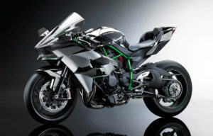 Gokil, Kawasaki Ninja H2R Bantai Habis McLaren MP4-12C dan Bugatti Veyron!