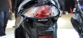 Bagasi Suzuki Address muat helm full face dan tas berisi laptop 14 inci