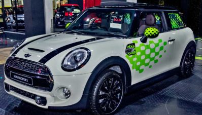 Penjualan MINI Laris, Booth MINI Jadi Favorit Pengunjung IIMS Penjualan MINI Laris, Booth MINI Jadi Favorit Pengunjung IIMS