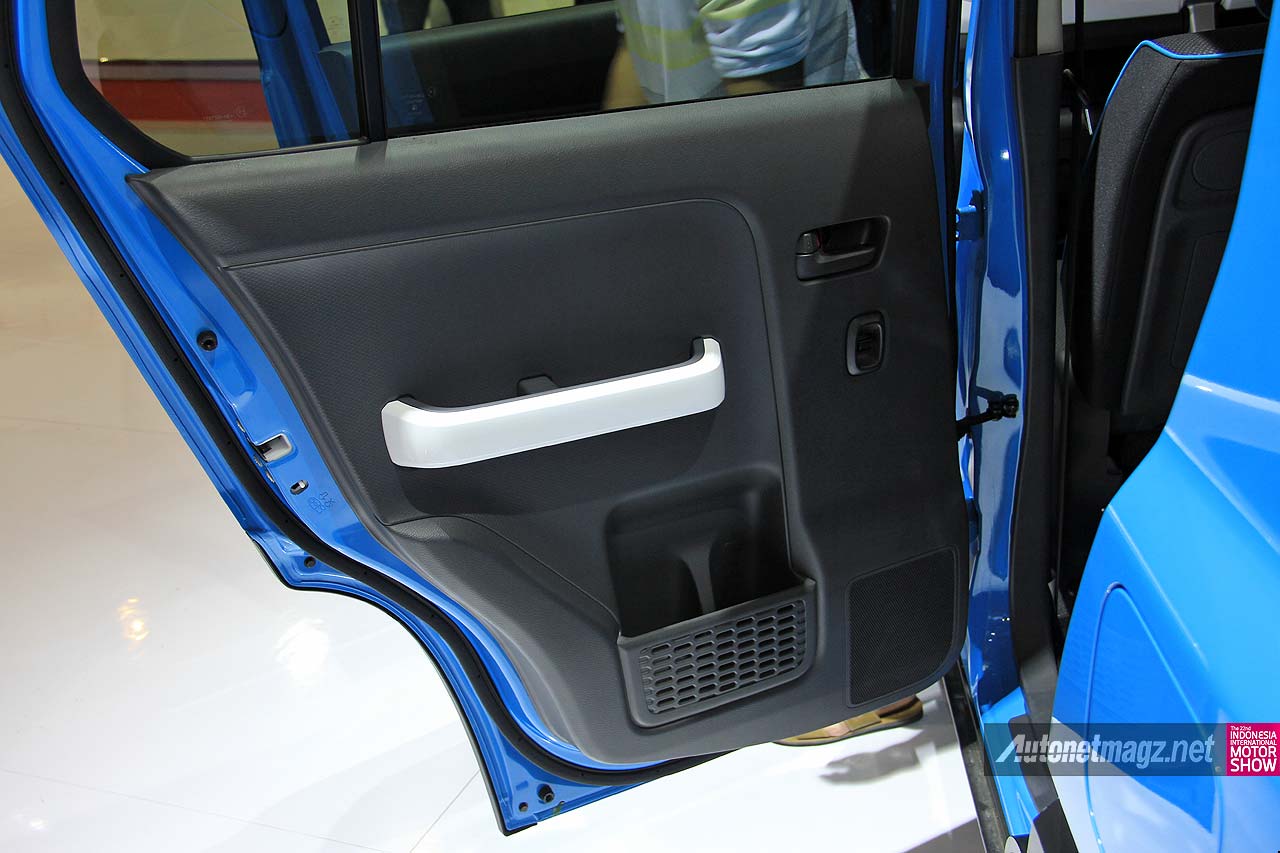 IIMS 2014, Storage di doortrim belakang Suzuki Hustler: First Impression Review Suzuki Hustler 2014 [Galeri Foto]