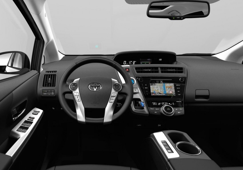 International, Toyota Prius V Facelift 2015 Dashboard: Toyota Prius V Facelift 2015 Kini Memiliki Desain Keen Look!