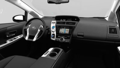 Toyota Prius V Facelift 2015 Kini Memiliki Desain Keen Look!