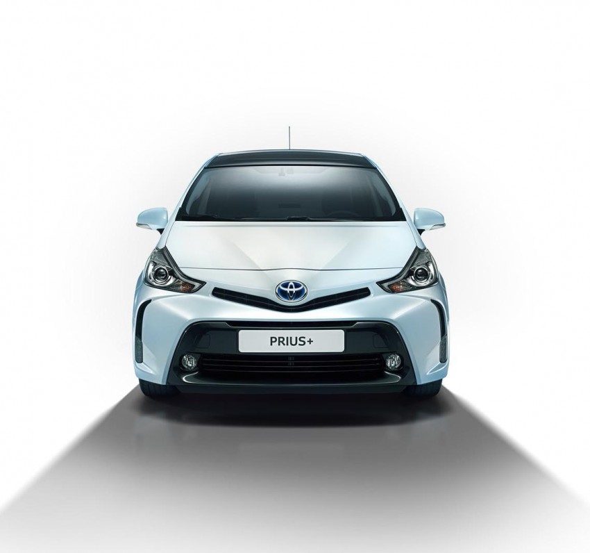 International, Toyota Prius V Facelift 2015: Toyota Prius V Facelift 2015 Kini Memiliki Desain Keen Look!