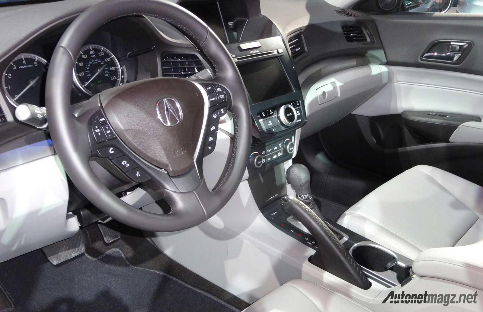 Acura, Interior-Acura-ILX: Honda HR-V dan Acura ILX Kini Hadir di Amerika Serikat