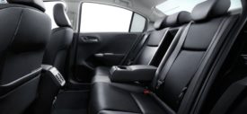 Interior Honda Grace Hybrid