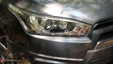 Review dan Test Drive Toyota Yaris S TRD Sportivo 2014 oleh AutonetMagz with Video Review dan Test Drive Toyota Yaris S TRD Sportivo 2014 oleh AutonetMagz with Video