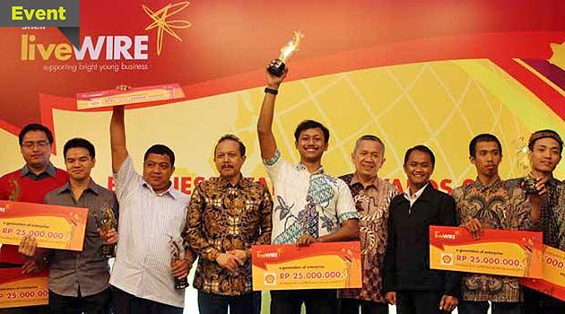 Pemenang wirausaha muda dari program Shell Live Wire Indonesia