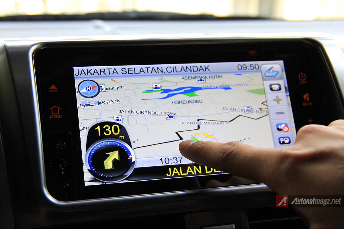 Review, Sistem navigasi navigation system di head unit Toyota Yaris: Review dan Test Drive Toyota Yaris S TRD Sportivo 2014 oleh AutonetMagz with Video
