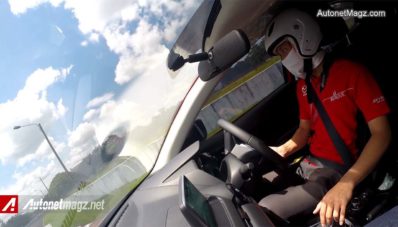 Test Drive Mazda2 SkyActiv Transmisi Manual di Sirkuit Sentul Test Drive Mazda2 SkyActiv Transmisi Manual di Sirkuit Sentul