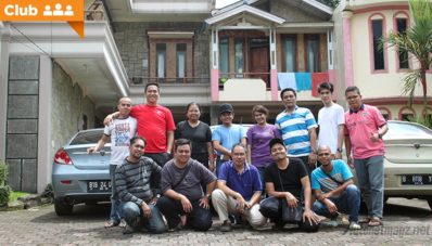 Komunitas Proton Persona Jelajahi Puncak di Tengah Kegelapan Malam Komunitas Proton Persona Jelajahi Puncak di Tengah Kegelapan Malam