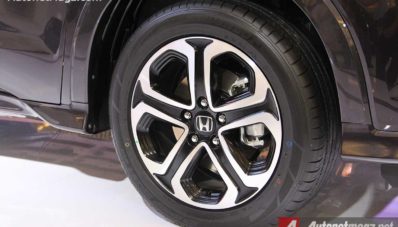 First Impression Review Honda HR-V Prestige by AutonetMagz First Impression Review Honda HR-V Prestige by AutonetMagz