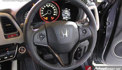 First Impression Review Honda HR-V Prestige by AutonetMagz First Impression Review Honda HR-V Prestige by AutonetMagz