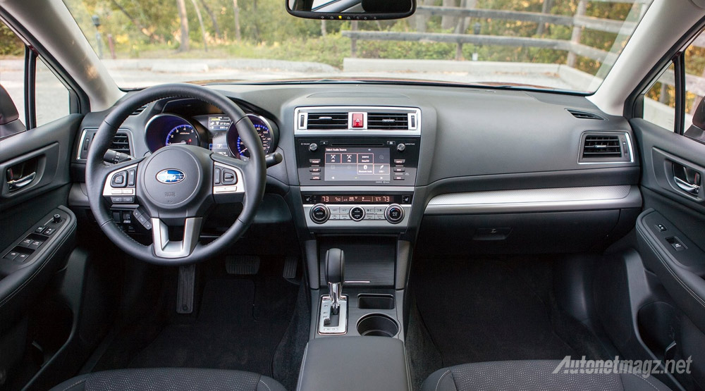 Interior-Subaru-Legacy-2015