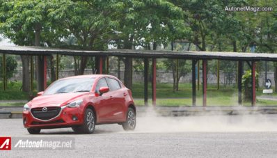 Test Drive Mazda2 SkyActiv Transmisi Manual di Sirkuit Sentul Test Drive Mazda2 SkyActiv Transmisi Manual di Sirkuit Sentul