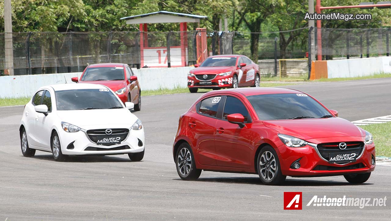Mazda, Mazda2-SkyActiv-Indonesia: Test Drive Mazda2 SkyActiv Transmisi Manual di Sirkuit Sentul