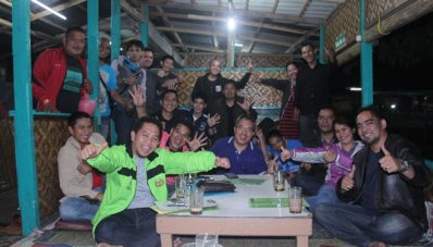Komunitas Proton Persona Jelajahi Puncak di Tengah Kegelapan Malam Komunitas Proton Persona Jelajahi Puncak di Tengah Kegelapan Malam